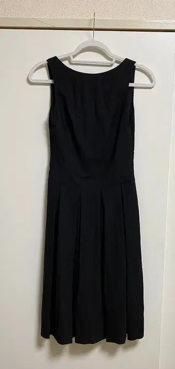 theory 블랙 슬리브리스 롱 원피스