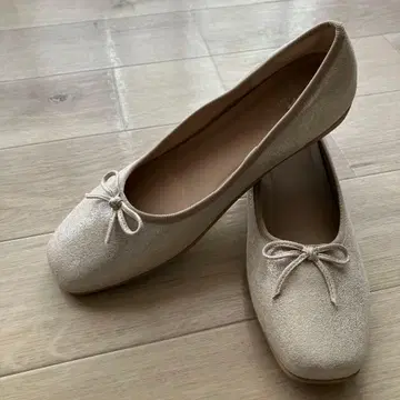 [ 새상품 ] 오리엔탈 트래픽 펌프스 발레 슈즈 26.5cm 43