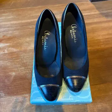 아르테미스 네이비 스웨이드 펌프스 하이힐