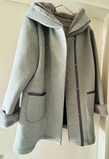 NOA-GE 후드 부착 그레이 롱 코트