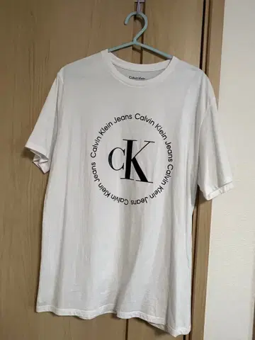 Calvin Klein 화이트 T셔츠 M