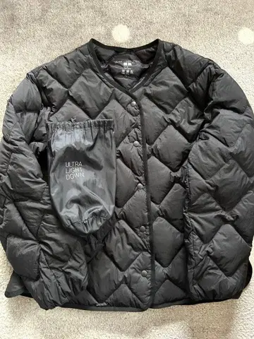 유니클로 울트라 라이트 다운 릴랙스 자켓 S 450453 블랙