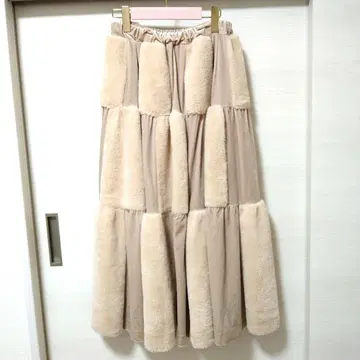 퍼와 벨로아의 롱 스커트 아이보리 베이지 라벨에튀드