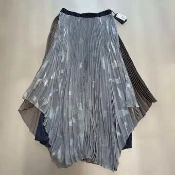 야마다야 깃털 패턴 그레이 계열 플리츠 스커트 비대칭