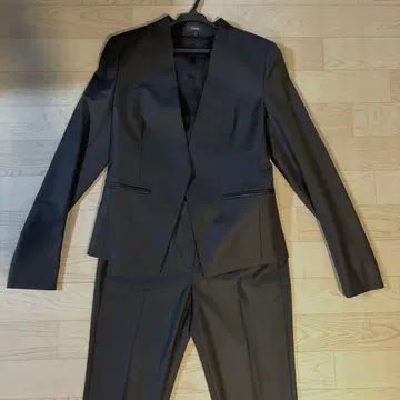 띠어리 노카라 수트