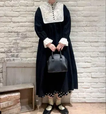 [ 새상품급 ] 사만사 모스모스 원피스 블랙 x 화이트 레이스