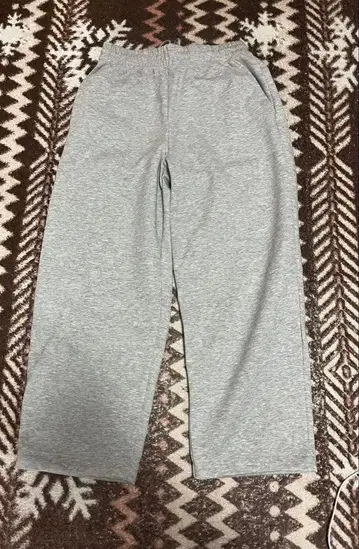 그레이 조거 팬츠 맨투맨 소재