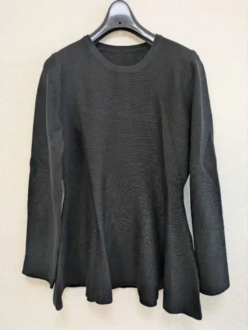 택 포함 새상품 캐시미어 터치 크루넥 페플럼 니트 S 블랙