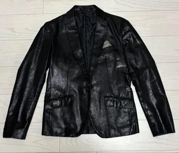 CustomCutler 메탈릭 블랙 인조 가죽