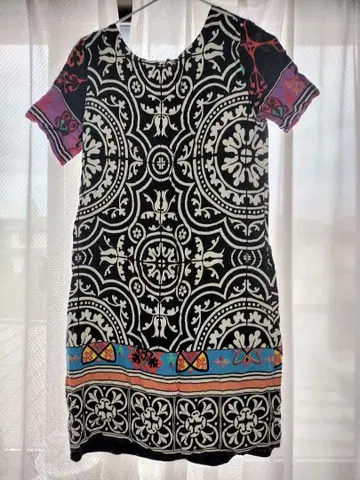 데시구알 Desigual 기하학 패턴 반팔 무릎 기장 원피스