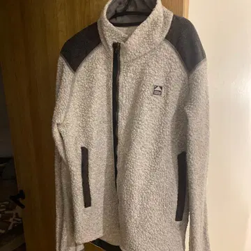 그레이 플리스 자켓 지퍼 포함