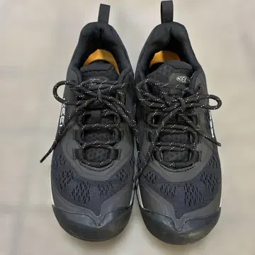 KEEN 스니커즈 블랙