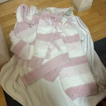 택 포함 미사용 새상품 젤라토 피케 플리스 후드 부착 룸웨어 핑크 화이트