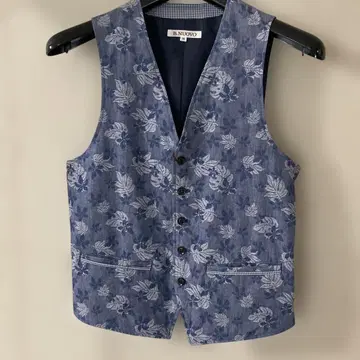 새상품 B.NUOVO 꽃무늬와 체크 베스트