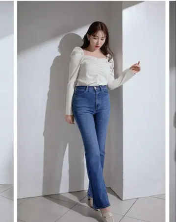 Herlipto New York High-Waisted Jeans 25