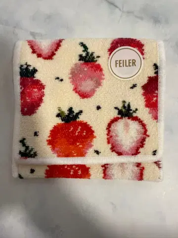 [ 미사용 새상품 ] 페이저 스트로베리 도트 손수건 파우치