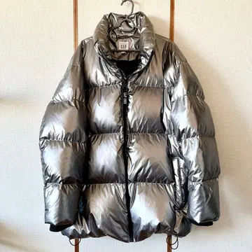 GAP 1969 다운 자켓 실버 광택감 볼륨감 다운 은색