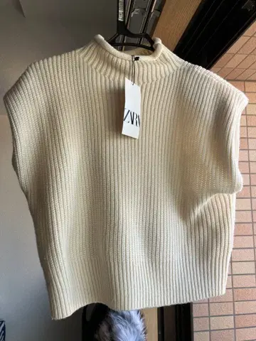 ZARA 화이트 베스트