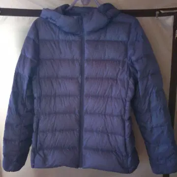 후드 부착 보라색 다운 자켓