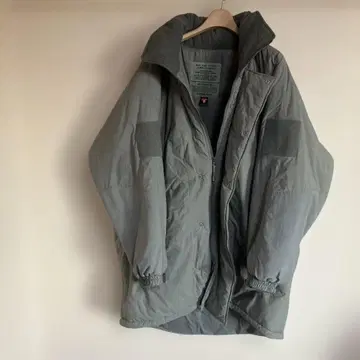 [새상품급] FREAK'S STORE 다운 자켓 M