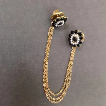 플라워 모티브 골드 핀