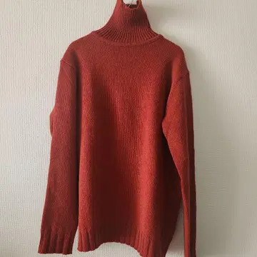 나노 유니버스 오렌지 터틀넥 스웨터