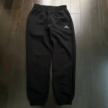 블랙 스웨트 팬츠 에비수