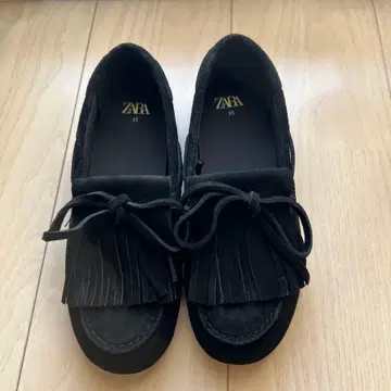 ZARA 블랙 프린지 스웨이드 로퍼 35