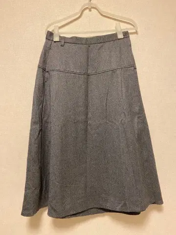 유니클로 콩트와르 데코토니에 랩스커트 L