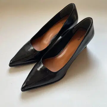 Ameri TRIANGLE BASIC PUMPS
