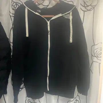 노스페이스 블랙 집업 후드티