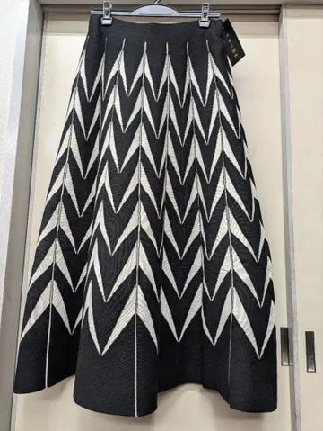 겨울 상품 TRUBE 오샤레 귀여운 디자인 니트 스커트 미사용 새상품