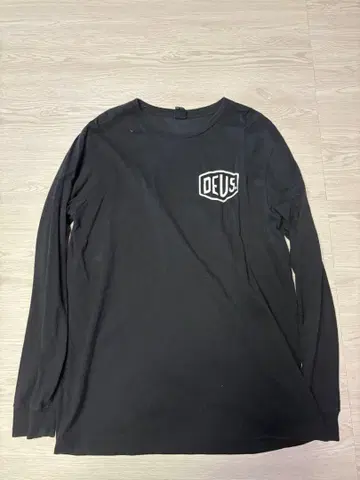 데우스 엑스 마키나 긴팔