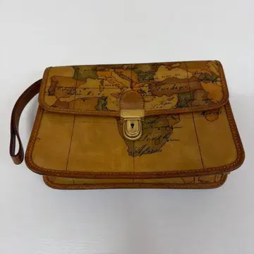 지도 무늬 가죽 클러치백