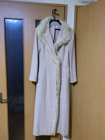 Andy 퍼 베이지 롱 코트