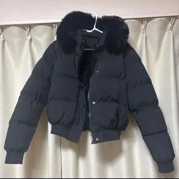 퍼 블랙 다운 자켓