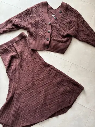 PLST 다크 브라운 케이블 짜임 니트 셋업 UNIQLO