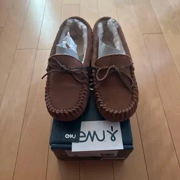 1회 단시간 착용 새상품급 emu 브라운 모카신 6