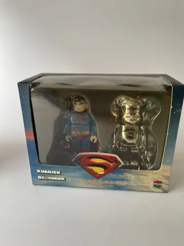 베어브릭 슈퍼맨 피규어 세트 100%