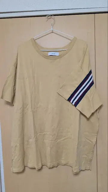 FACETASM 베이지 스트라이프 T셔츠