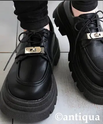 antiqua 통굽 버클 로퍼 24.5cm