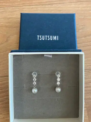 쥬얼리 츠츠미 k10 귀걸이 펄과 큐빅