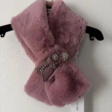 미사용 새상품 tobechic 핑크 인조 모피 플라워 브로치 포함 티펫