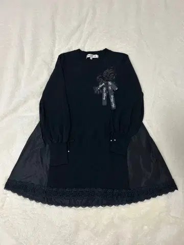 새상품급 슈퍼뷰티 블랙 니트 원피스 긴팔 사이즈 40