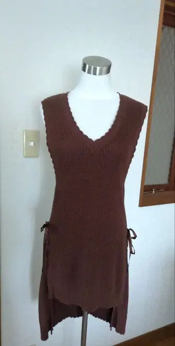 [ 엑시즈팜 ] V넥 롱 베스트 사이드 리본