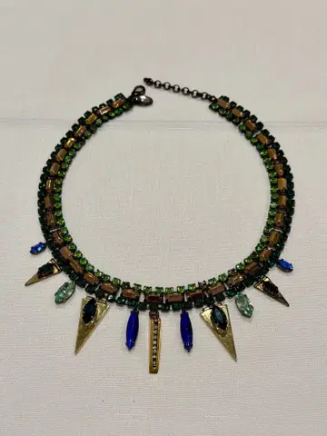 네페르티티풍 초커