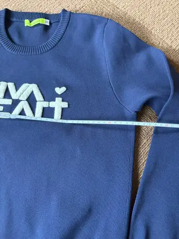 새상품급 비바하트 스웨터