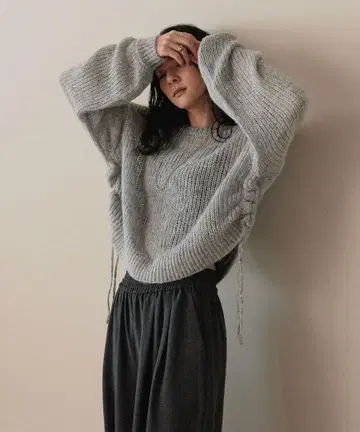 로리즈팜 드로스트 모헤어 V넥 풀오버 LS