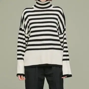 uncrave WHITE 실키울 보더 하이넥 니트