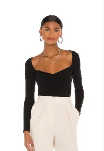 MAJORELLE / 블랙 XS / 리브 니트탑 / REVOLVE 구매